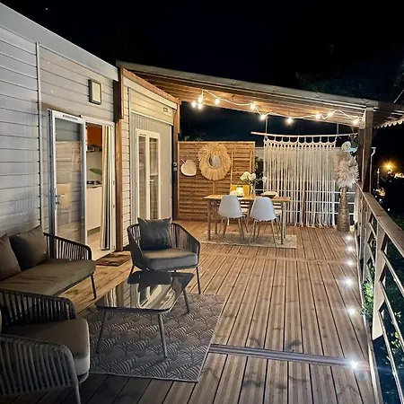 Mobil Superbe Vue St Raphael Camping *